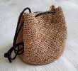 夏糸で編む巾着バッグ